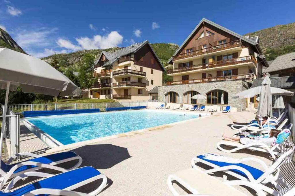 Logement 4/6 Personnes A La Montagne Avec Piscine Appartement Saint-Sorlin-dʼArves Buitenkant foto